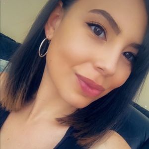 Meet your Posher, Ana Alicia